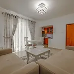 Ajla شقة ساراندا