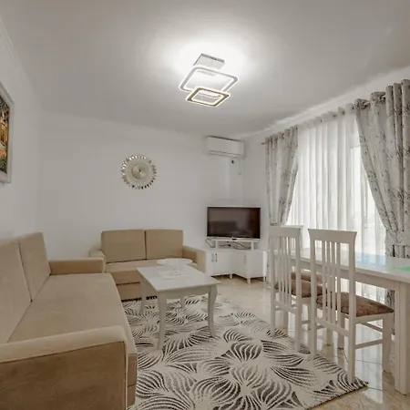 Apartament Ajla *
